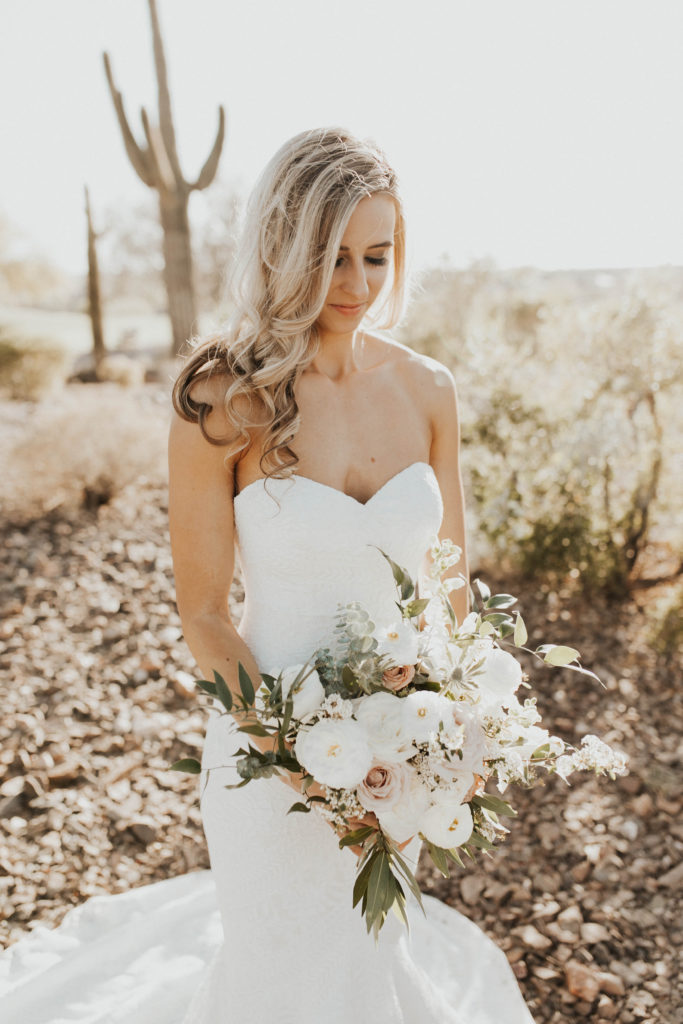 Classy soft palette desert wedding at Blackstone Country Club. Floral by Array Design, Phoenix, Arizona.
