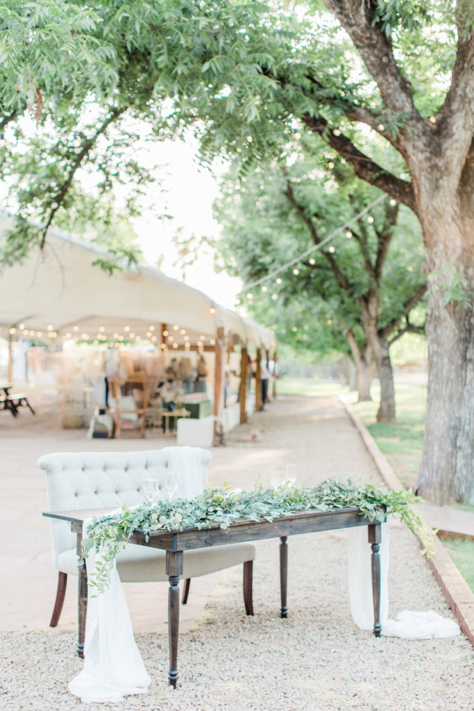 Garden style wedding sweetheart table greenery by Array Design, Phoenix, Ariziona. Photographer: Katelyn Cantu
