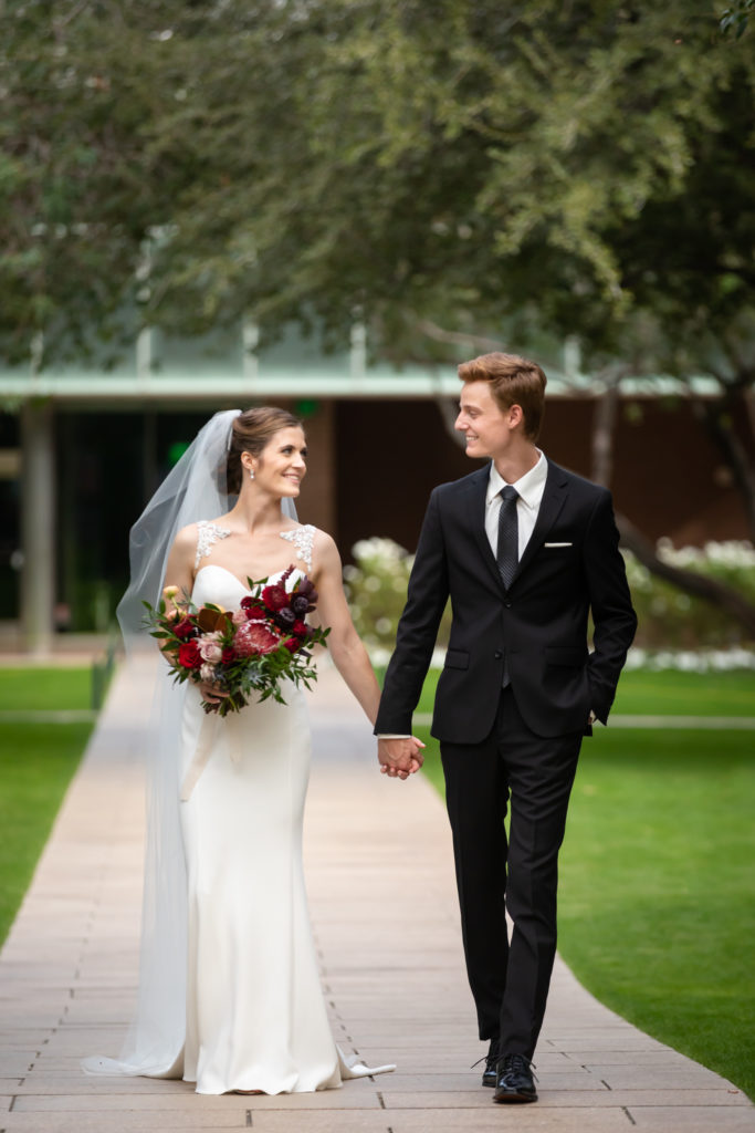 Fall wedding at Phoenix Art Museum featuring bright garden style floral and greenery by Array Design, Phoenix, Arizona. Photography by Tiffany and Ryland.