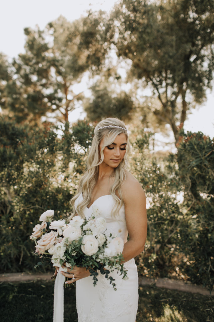 Soft palette floral at a romantic and whimsical styled wedding. Floral by Array Design, Phoenix, Arizona. Photographer: @alexandraloraine