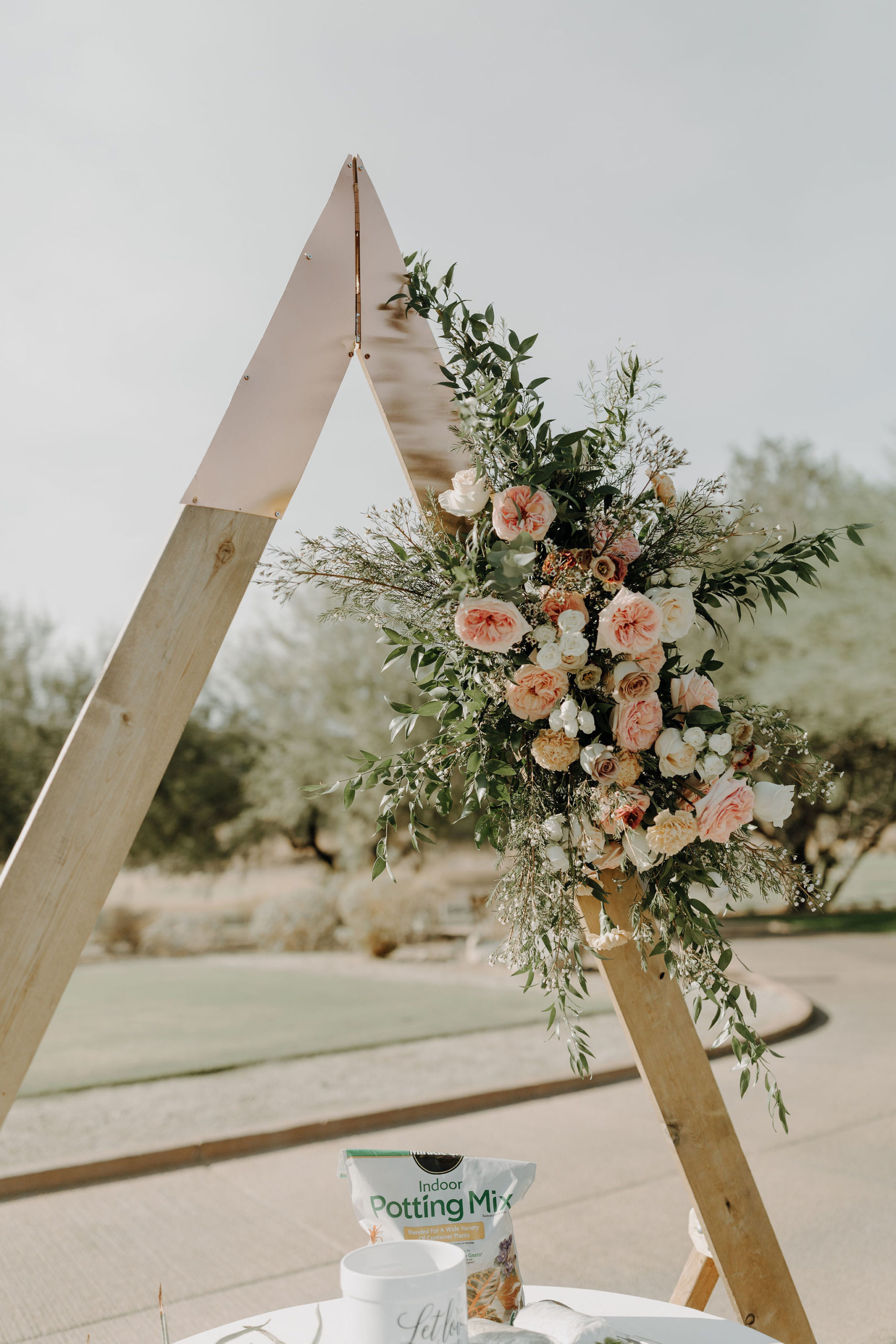 Style a Wedding Arch - arraydesignaz.com