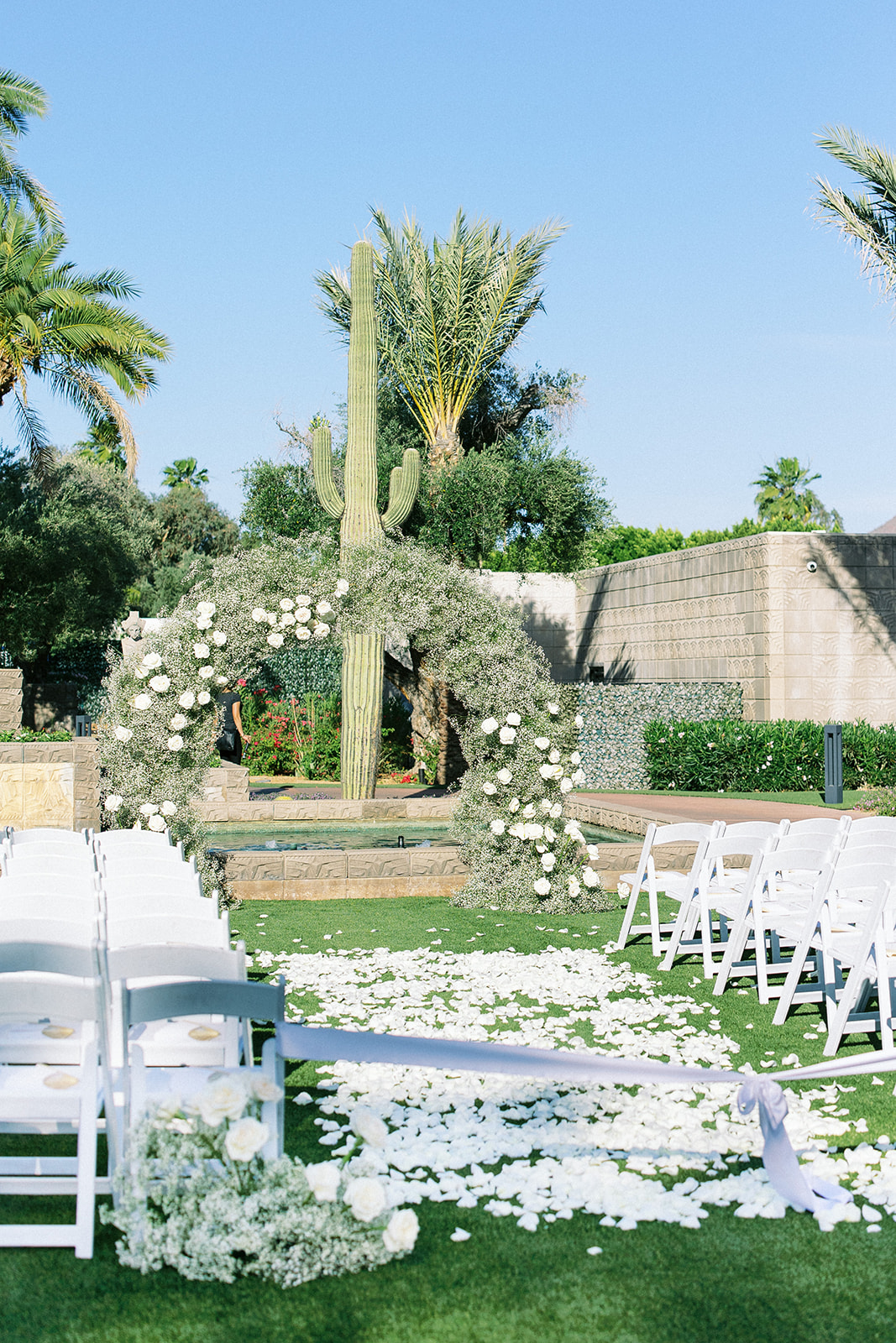 White flowers at outdoor wedding ceremony at Arizona Biltmore.