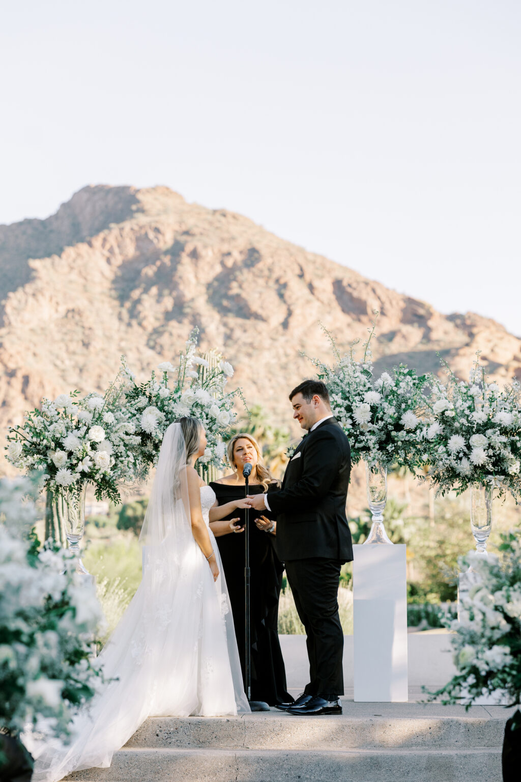 White Flowers Classic Spring Wedding - arraydesignaz.com