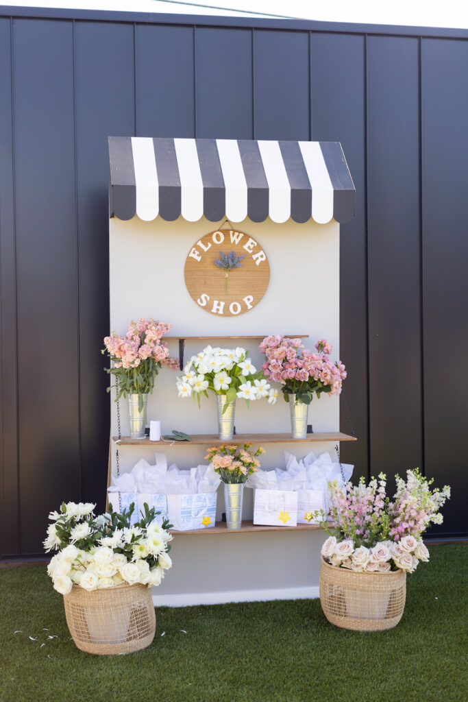Flower stand to make bouquets at baby shower.